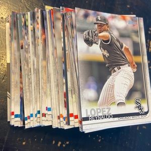 Box of 90 Topps 2019 Series 1 Baseball Cards